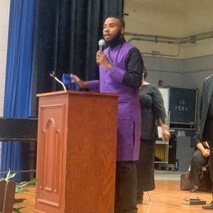 Meet your Posher, Phillip